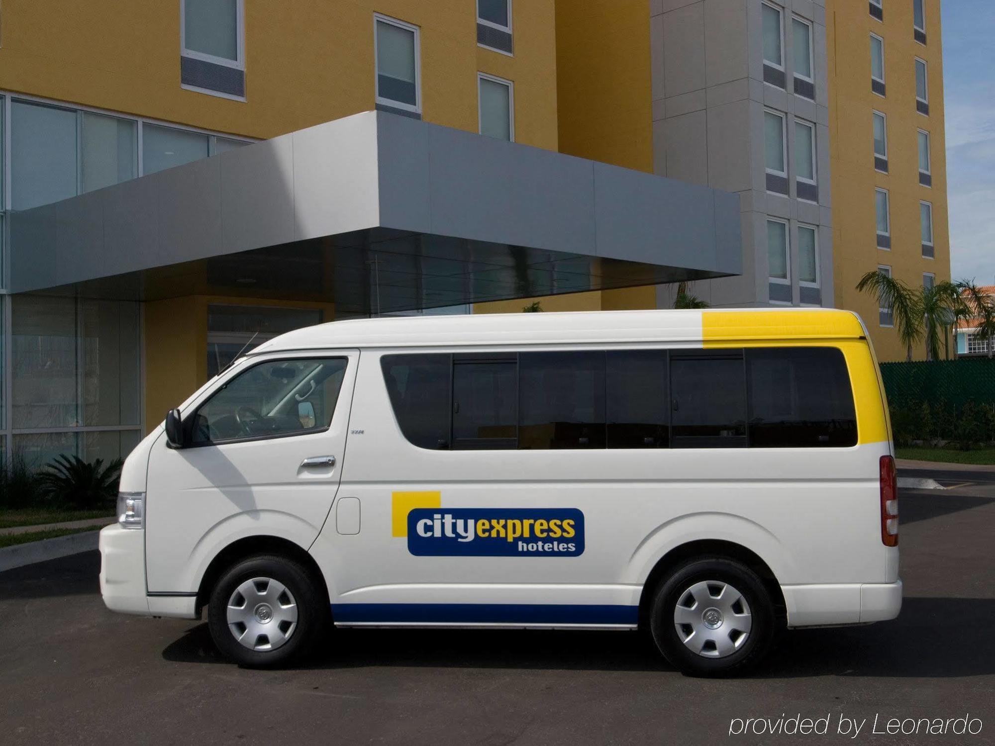 City Express Coatzacoalcos Servis gambar
