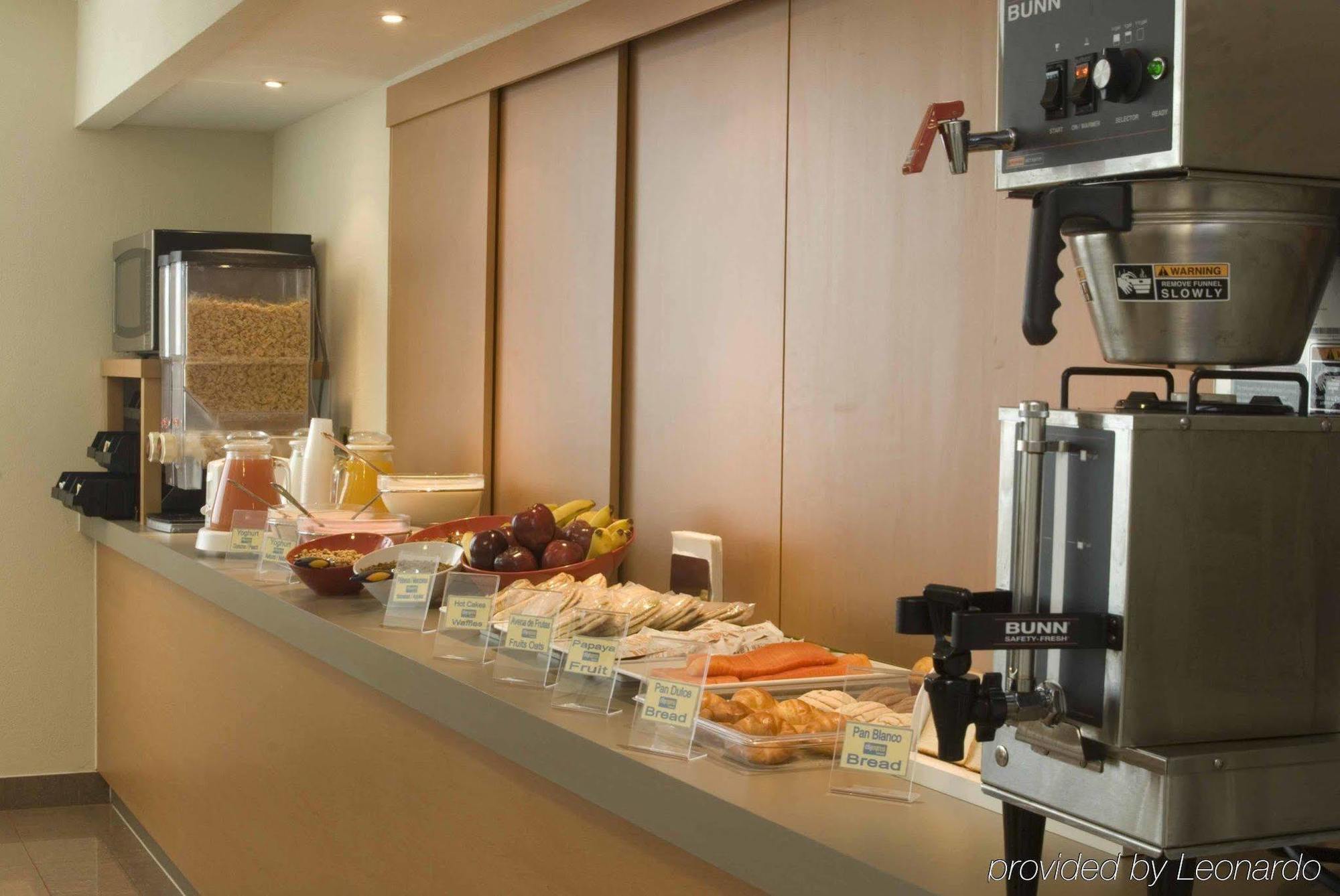 City Express Coatzacoalcos Restoran gambar